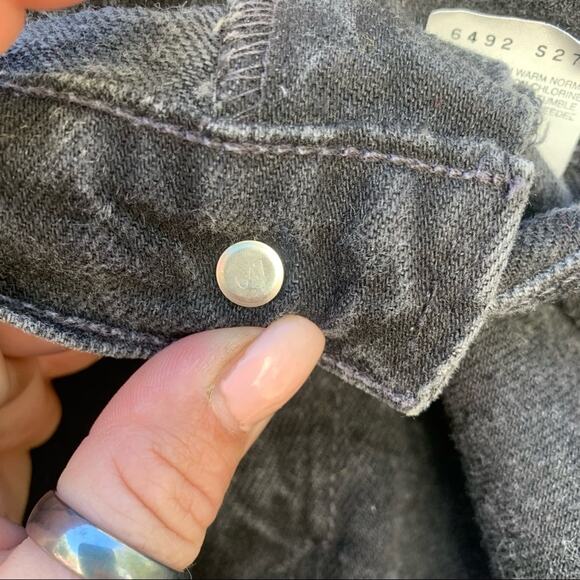 Vintage 90s Ladies Levi’s 951 relaxed fit black jean shorts Size 12 - Picture 6 of 8